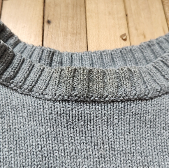 🔴5 /$10 Old Navy striped sweater - Picture 2 of 3